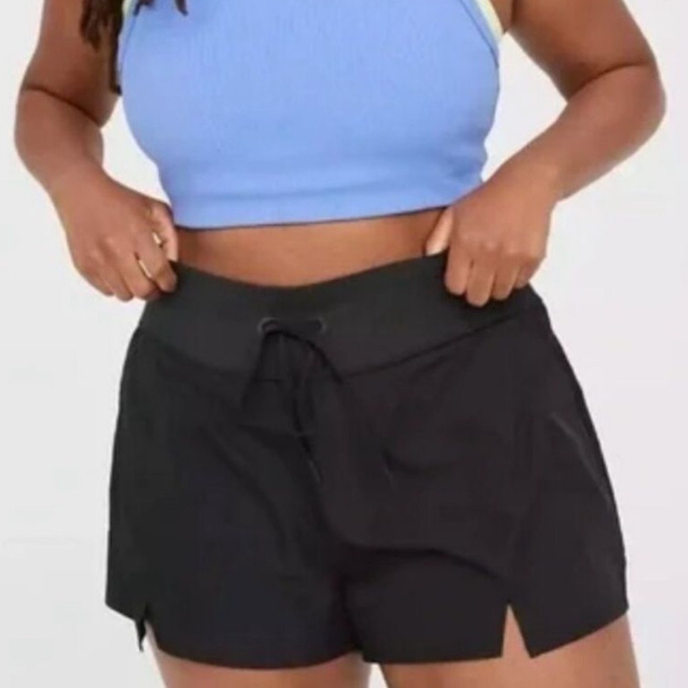 OFFLINE by Aerie The Hugger Solid Athletic Shorts Black Sporty Side Slit Size XS